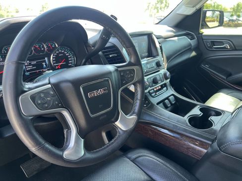 Used 2017 GMC Yukon SLT w/ Open Road Package image 34