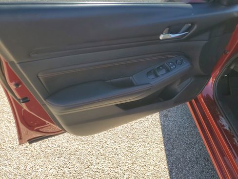 Certified 2021 Nissan Altima 2.5 SR image 14