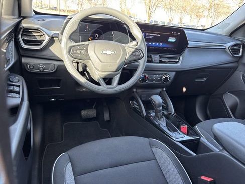 Used 2025 Chevrolet TrailBlazer LS w/ LS Convenience Package image 15