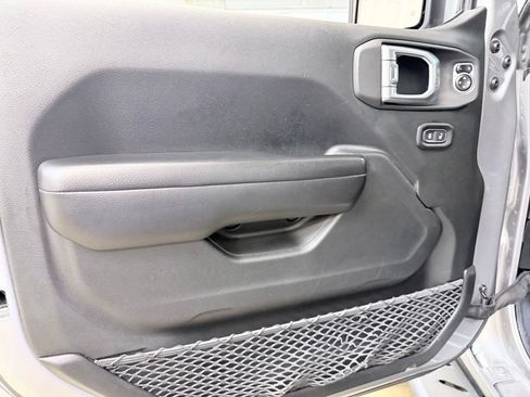 Used 2018 Jeep Wrangler Unlimited Sport S AWD/4WD image 8