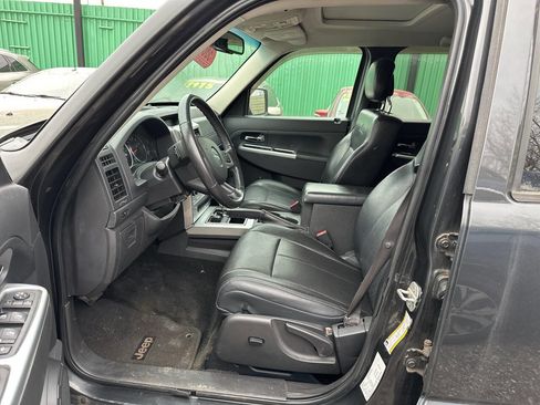 Used 2010 Jeep Liberty Limited image 3