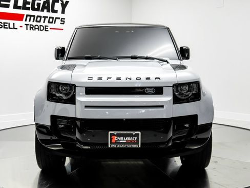 Used 2022 Land Rover Defender 90 V8 AWD/4WD image 2