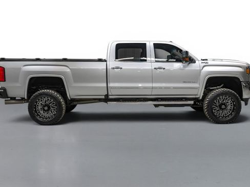 Used 2019 GMC Sierra 3500 SLT w/ Duramax Plus Package AWD/4WD image 5
