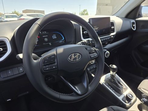 New 2025 Hyundai Venue Limited image 15