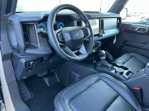 New 2025 Ford Bronco Badlands AWD/4WD image 9
