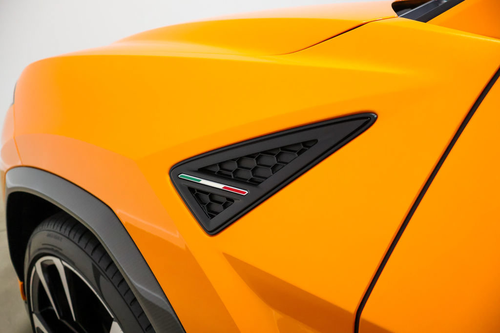 Used 2021 Lamborghini Urus AWD/4WD image 96