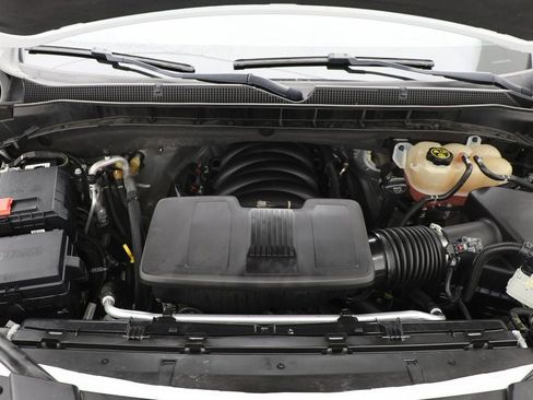 Used 2023 Chevrolet Suburban Premier image 31