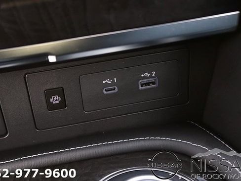 Used 2024 INFINITI QX80 Sensory image 35