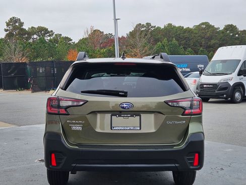 Used 2021 Subaru Outback Premium image 6