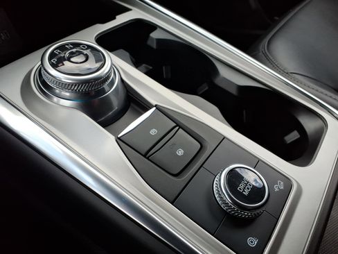 Used 2023 Ford Explorer XLT w/ Equipment Group 202A image 22