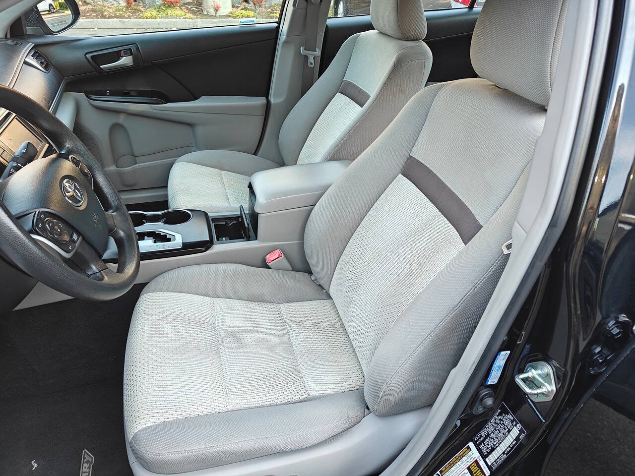 Used 2014 Toyota Camry LE FWD image 10
