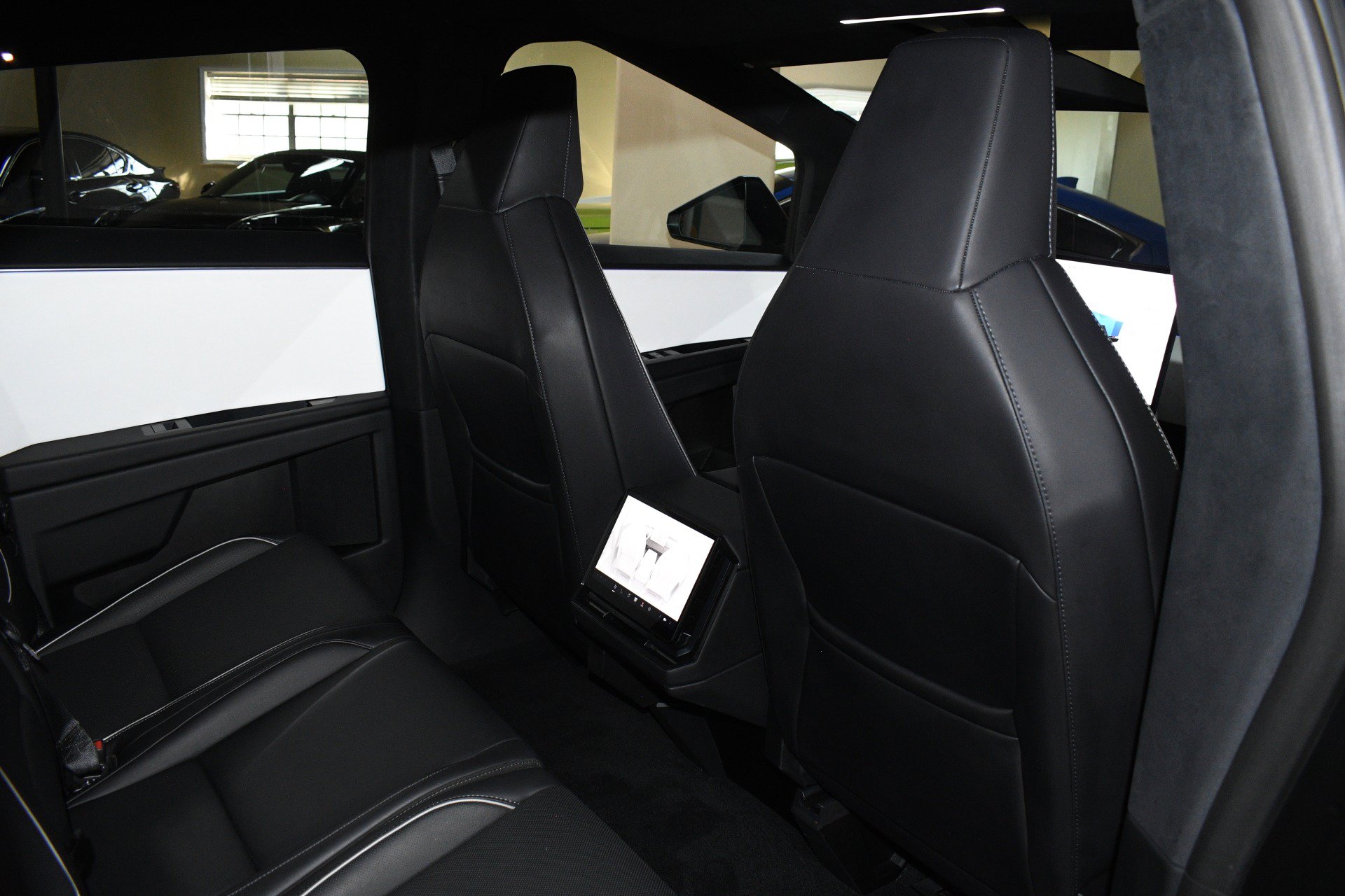 Used 2024 Tesla Cybertruck AWD Crew Cab image 16
