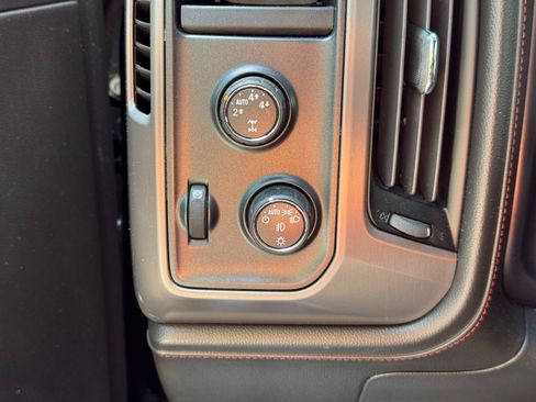Used 2014 GMC Sierra 1500 SLT w/ All-Terrain Package AWD/4WD image 17