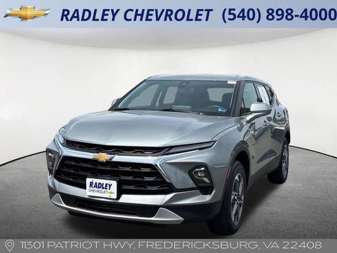 Used 2025 Chevrolet Blazer LT AWD/4WD image 1