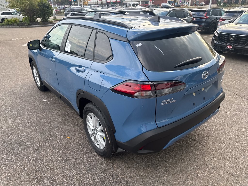 New 2026 Toyota Corolla Cross LE w/ Moonroof Package AWD/4WD image 5