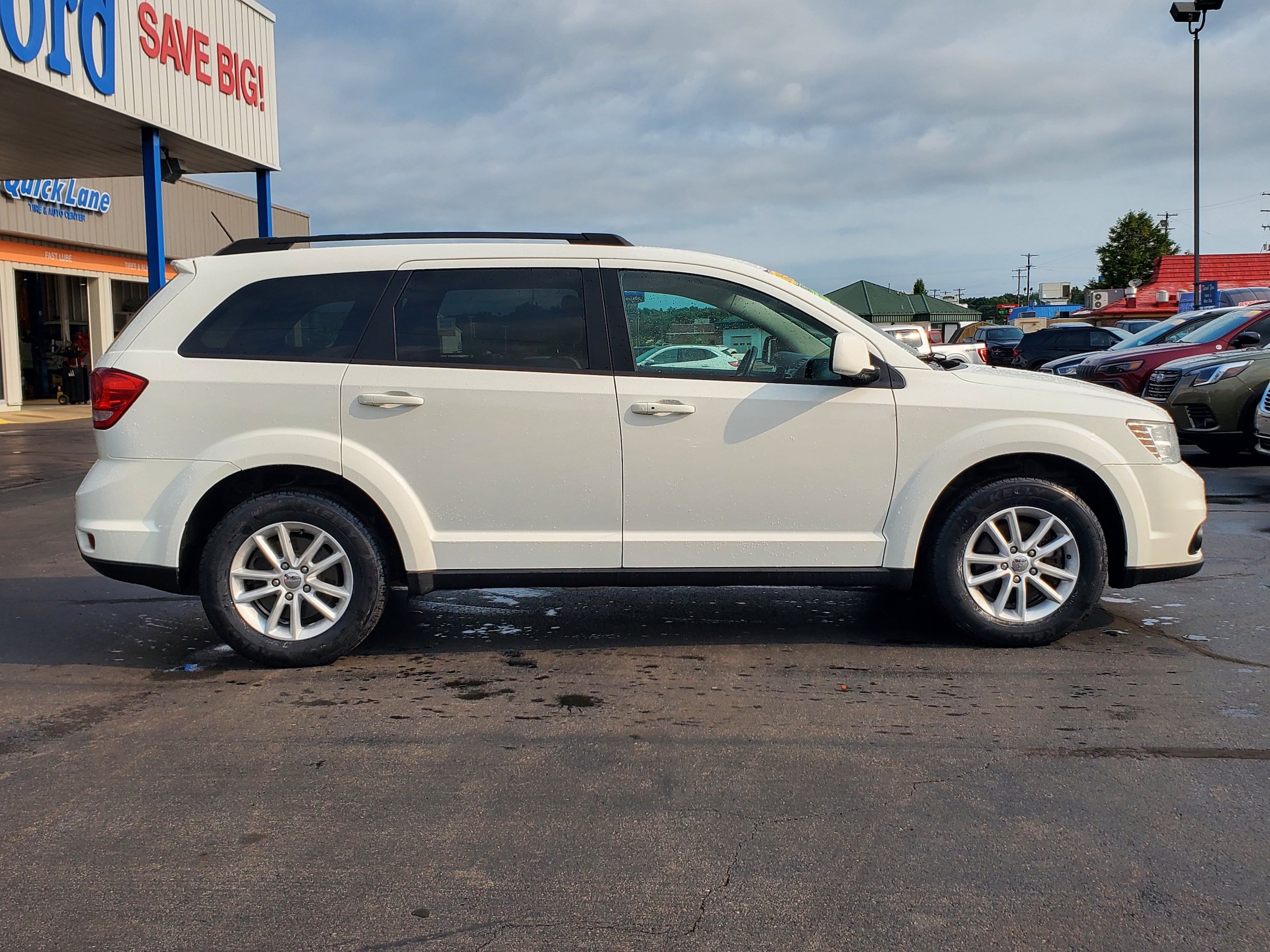 Used 2017 Dodge Journey SXT w/ Safe & Sound Group FWD image 5
