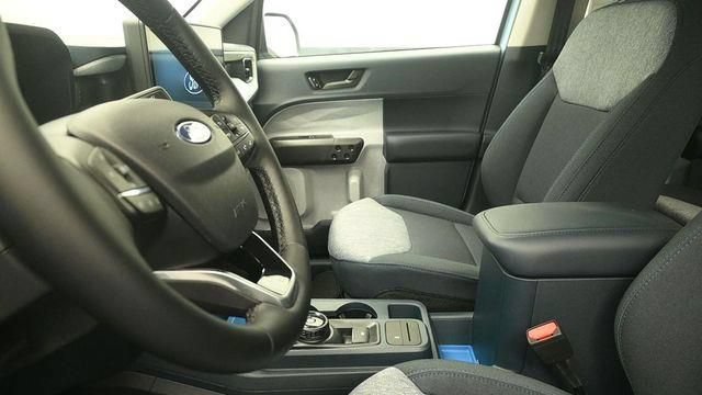 New 2026 Ford Maverick XLT w/ XLT Luxury Package FWD image 19