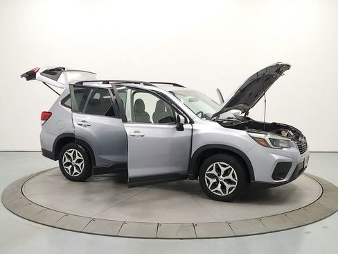 Used 2021 Subaru Forester Premium image 16