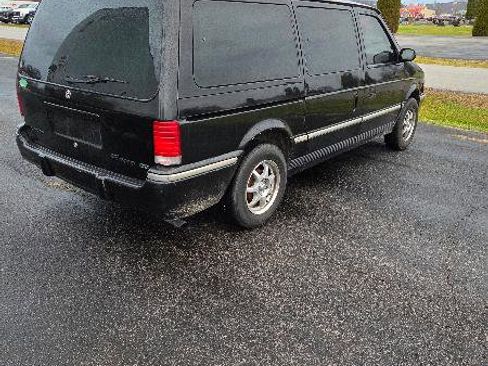 Used 1993 Plymouth Grand Voyager LE image 4