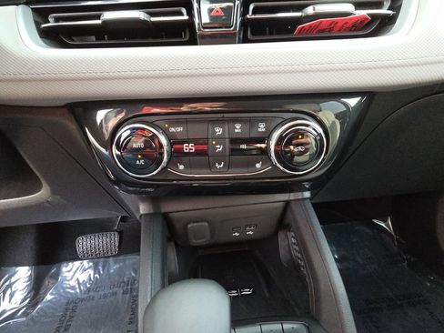 Used 2025 Chevrolet TrailBlazer LT w/ Convenience Package image 23