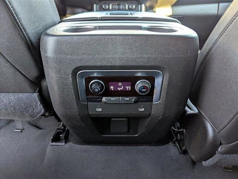 Used 2021 Chevrolet Suburban LT image 16