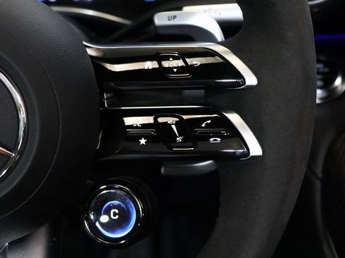 Used 2022 Mercedes-Benz SL 63 AMG 4MATIC w/ Driver Assistance Package image 7