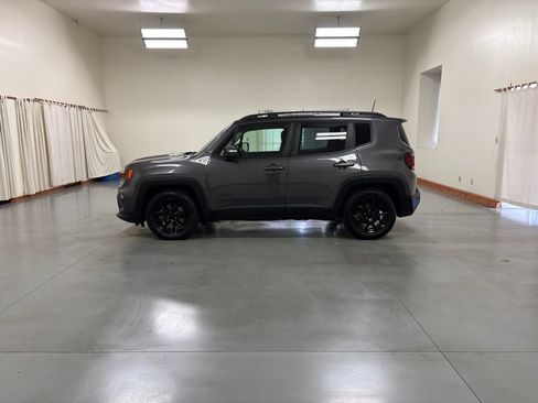 Used 2020 Jeep Renegade Altitude FWD image 5
