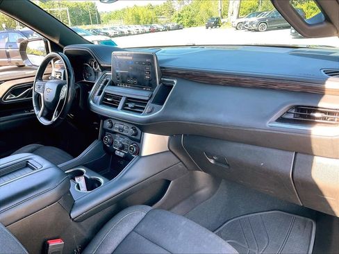 Used 2021 Chevrolet Suburban LS w/ Driver Alert Package AWD/4WD image 13