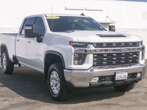 Used 2022 Chevrolet Silverado 3500 LT w/ Convenience Package AWD/4WD image 3