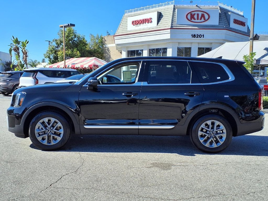 Certified 2024 Kia Telluride LX FWD image 2