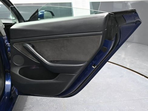 Used 2022 Tesla Model 3 image 40