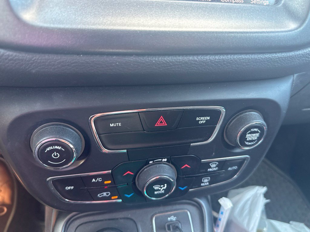 Used 2018 Jeep Compass Trailhawk AWD/4WD image 15