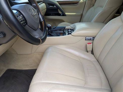 Used 2016 Lexus LX 570 4WD w/ Luxury Package image 15