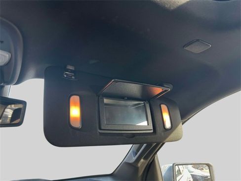 Used 2024 GMC Canyon Denali image 39