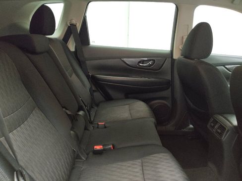 Used 2019 Nissan Rogue SV AWD/4WD image 19
