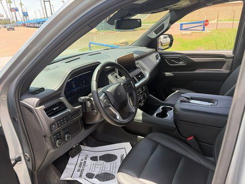 Used 2024 Chevrolet Tahoe Z71 w/ Luxury Package AWD/4WD image 10