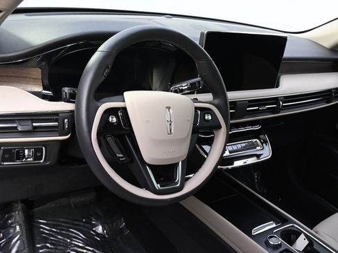 New 2025 Lincoln Corsair Reserve w/ Jet Appearance Package image 11