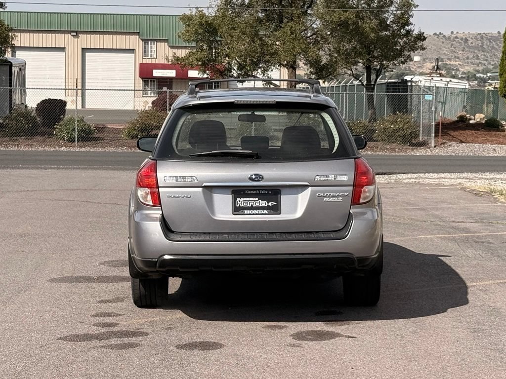 Used 2009 Subaru Outback 2.5i Limited AWD/4WD image 4