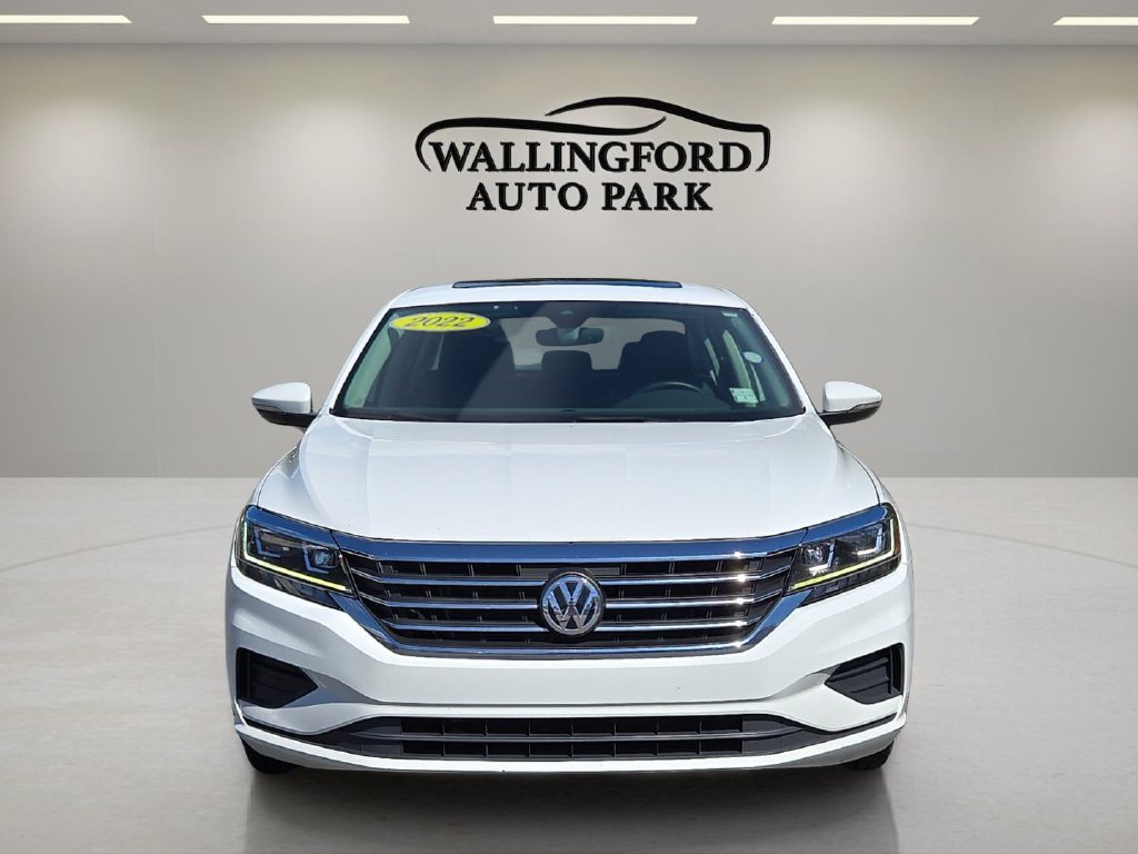 Used 2022 Volkswagen Passat 2.0T SE FWD image 2