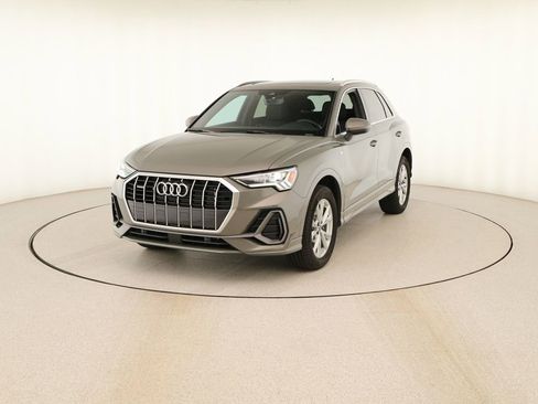 Used 2025 Audi Q3 2.0T Premium w/ Convenience Package AWD/4WD image 12