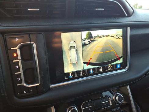 Used 2024 GMC Yukon XL Denali AWD/4WD image 25