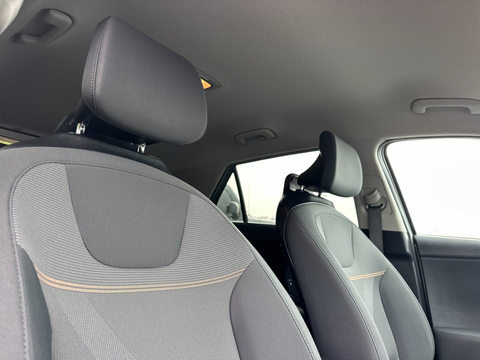 Used 2025 Kia Niro LX FWD image 16