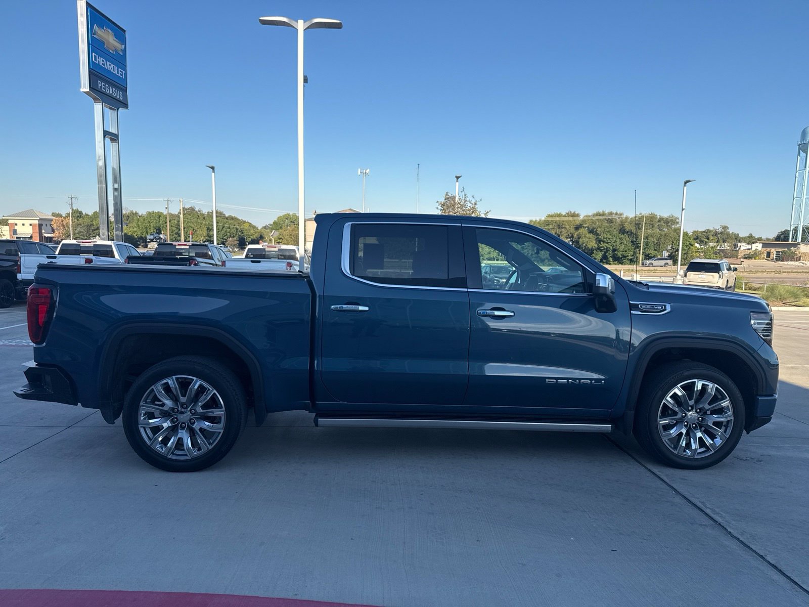 Used 2024 GMC Sierra 1500 Denali w/ Denali Reserve Package AWD/4WD image 6