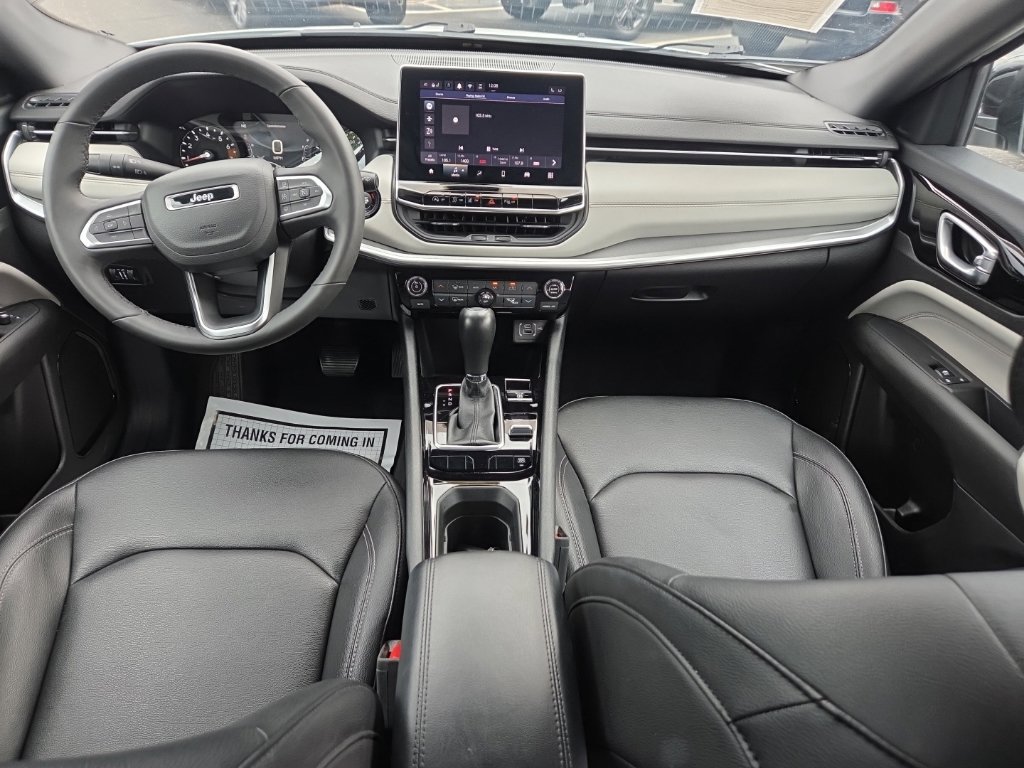 Used 2025 Jeep Compass Limited AWD/4WD image 25