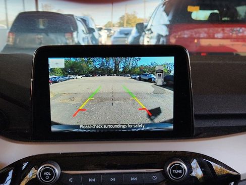 Used 2022 Ford Escape SE image 17