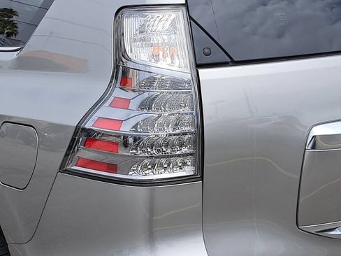 Used 2023 Lexus GX 460 Premium w/ Premium Package AWD/4WD image 35
