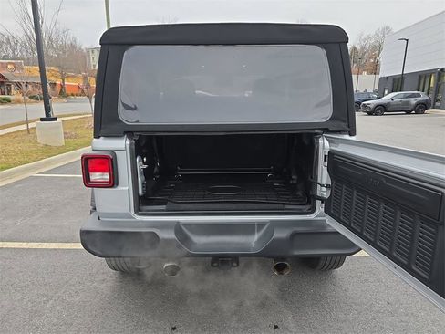 Used 2024 Jeep Wrangler Sport S image 5