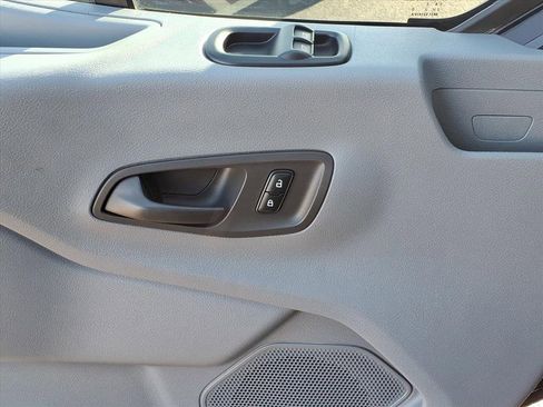 Used 2016 Ford Transit 350 XLT image 4