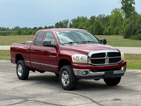 Used 2006 Dodge Ram 3500 Truck SLT AWD/4WD image 1