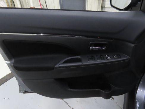 New 2025 Mitsubishi Outlander Sport LE image 9